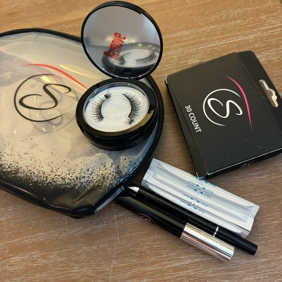 Lash Bundle - Picture 3 of 6